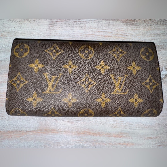 Louis Vuitton Wallet. 100% authentic. - Picture 5 of 8
